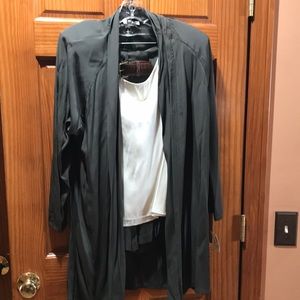 Dan Michaels Casual set. Off White tank top Shorts with belt and jacket Size9/10